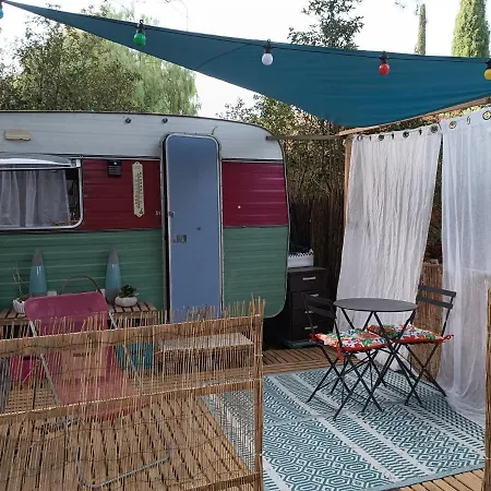 Kemp Caravane Au Bord De Mer *