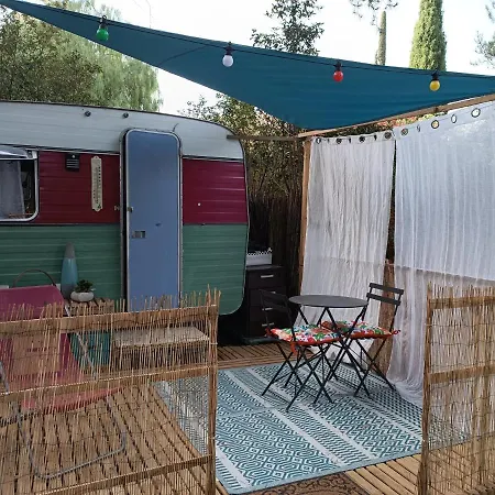 Caravane Au Bord De Mer *